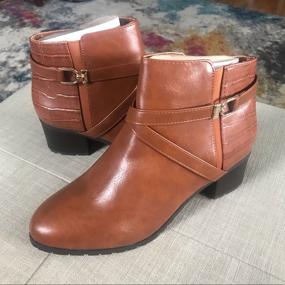 NWT Karen Scott Francess Booties in Cognac - Picture 2 of 9